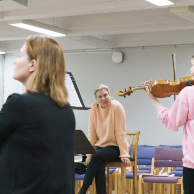 Jousiakatemian opiskelija, opettaja ja pianisti